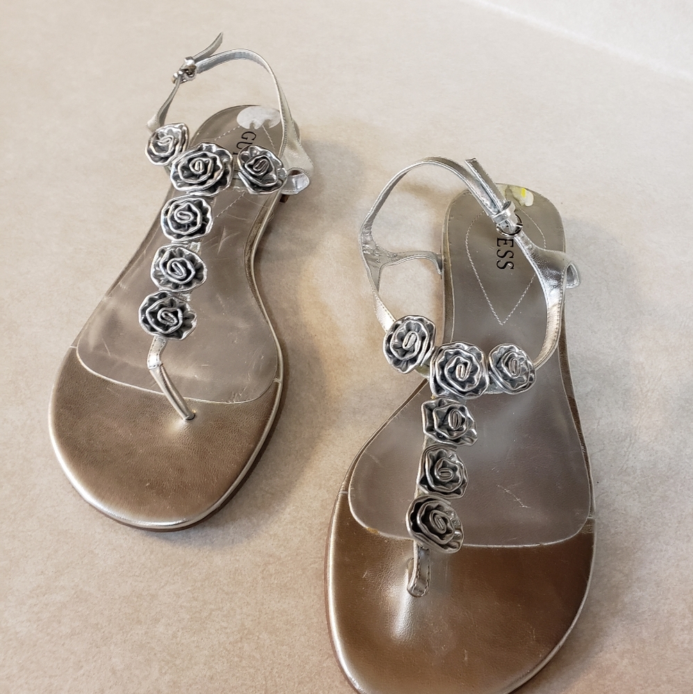 Never worn GUESS thong sandals silver leather roses size 9